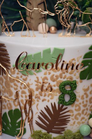caroline250043