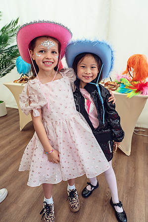 caroline250261