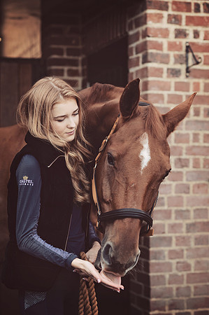 anniebrunt25106