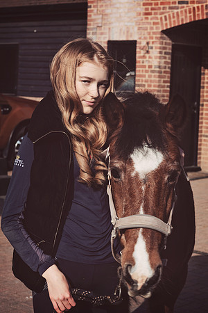 anniebrunt25242