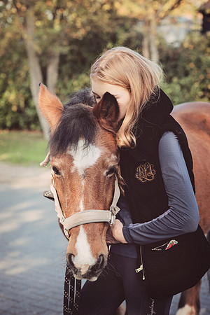 anniebrunt25280