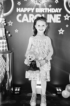 caroline24098